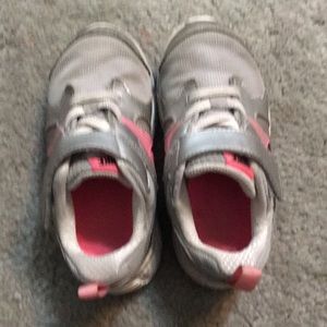 Girls Nike shoes size 9 in good used condition